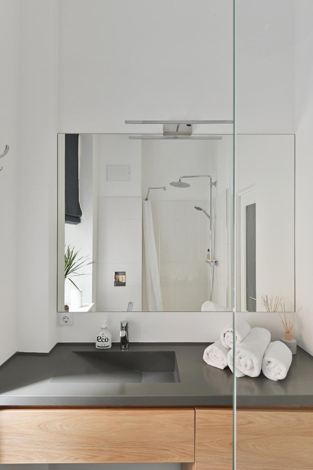 Fantastic Studio Apartment In The Heart Of Riga Esterno foto
